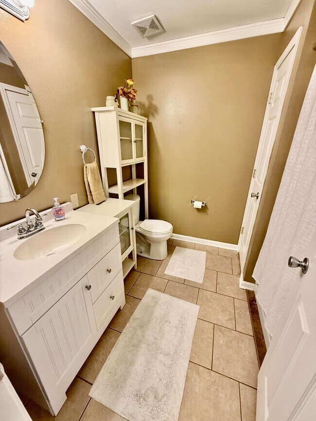 Building Photo - 1700 Lucina Cove