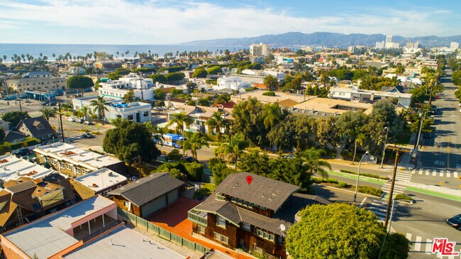 Building Photo - 2544 3rd St