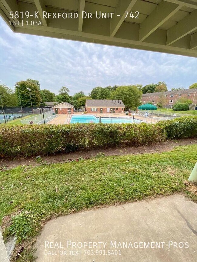 Building Photo - 5819-K Rexford Dr Unit-742