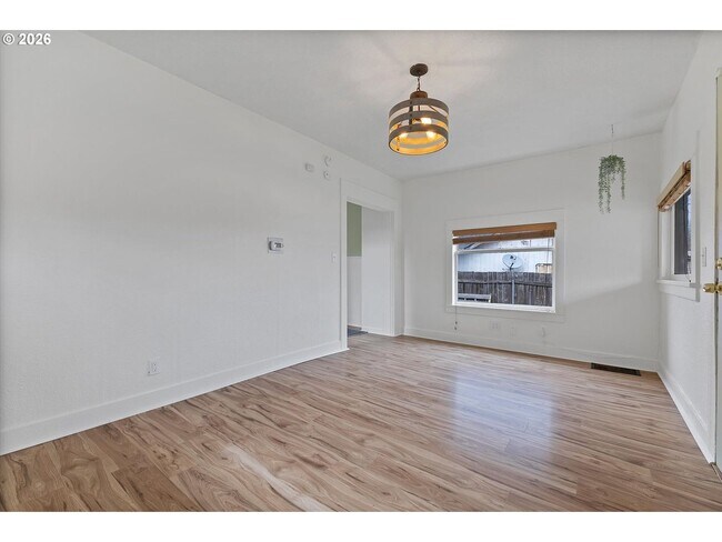 Building Photo - 4805 NE 110th Ave