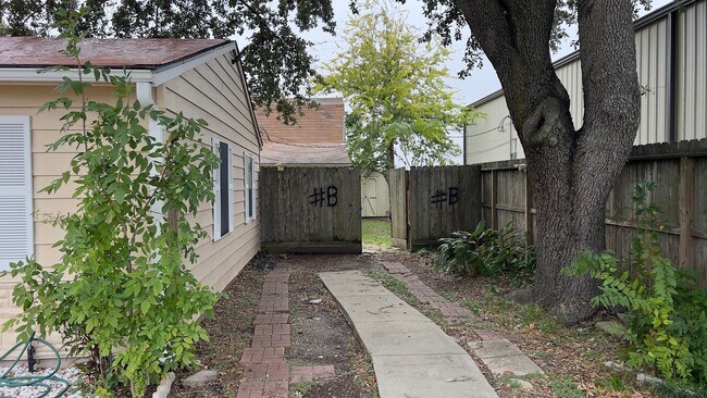 Building Photo - 7441 Evie Ln