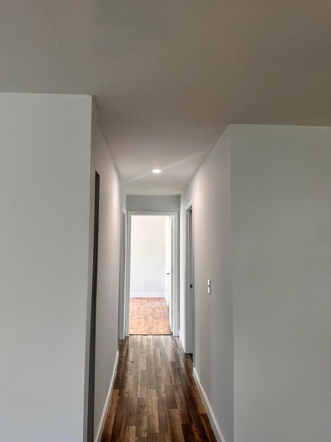 Building Photo - 11898 Cove Pl