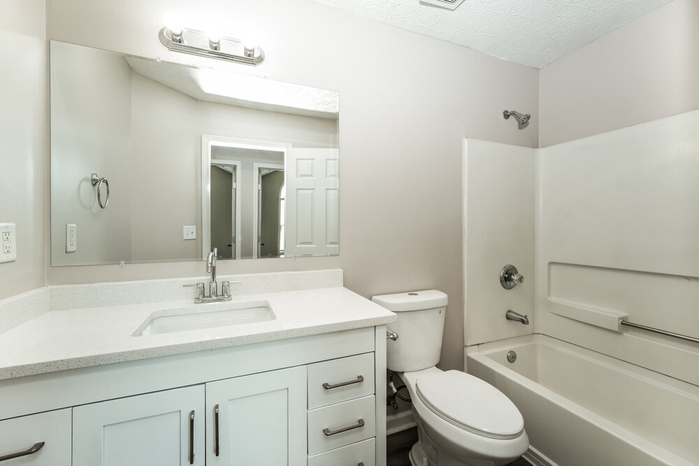 Building Photo - 120 Champions Ln