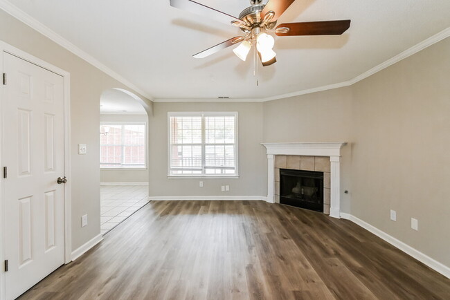 Building Photo - 1337 Pendulum Dr N