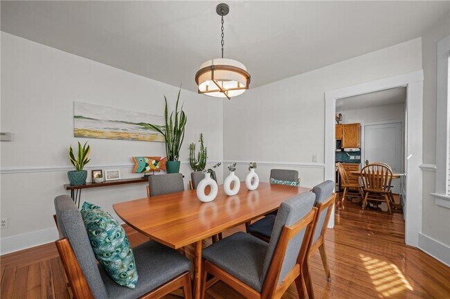 Building Photo - 25 Peckham Ave