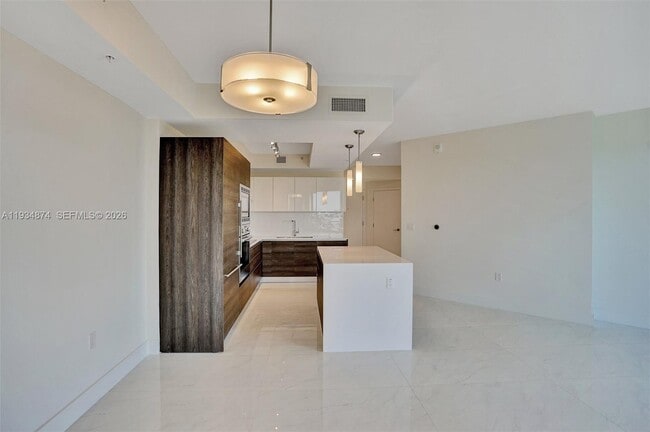 Building Photo - 301 Altara Ave