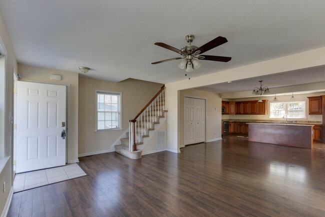 Building Photo - 2 Alden Ave