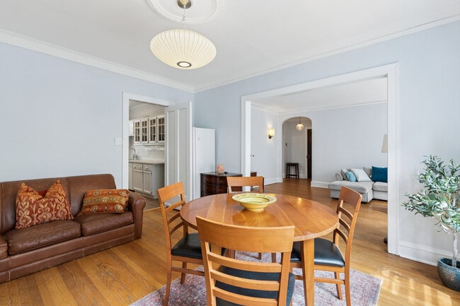 Building Photo - 832 Michigan Ave