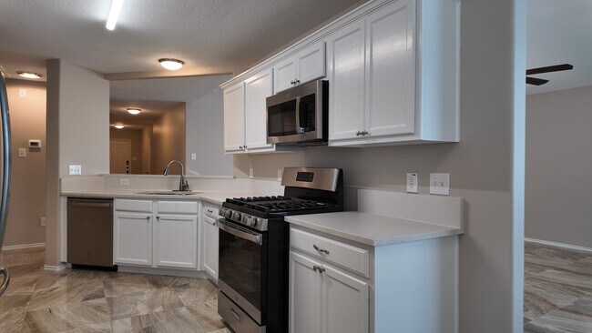 Building Photo - 23919 Clipper Hill Ln
