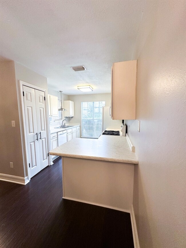 Building Photo - 7410 Heide Hill Trce
