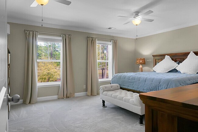 Building Photo - Johns Island 4BR, 2.5 BA Gem: Features Wood Floors, 2-Car Garage, & Community Pool