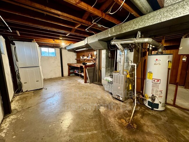 Building Photo - 5431 Outlook St