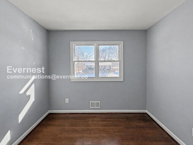 Building Photo - 8010 Carmel Dr