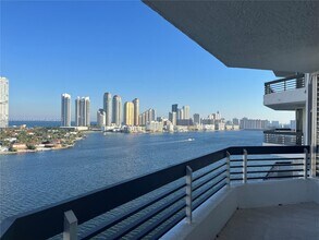Building Photo - 3600 Mystic Pointe Dr