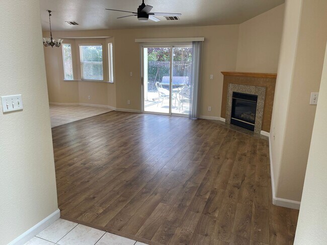 Building Photo - 143 Goldenwest Ct