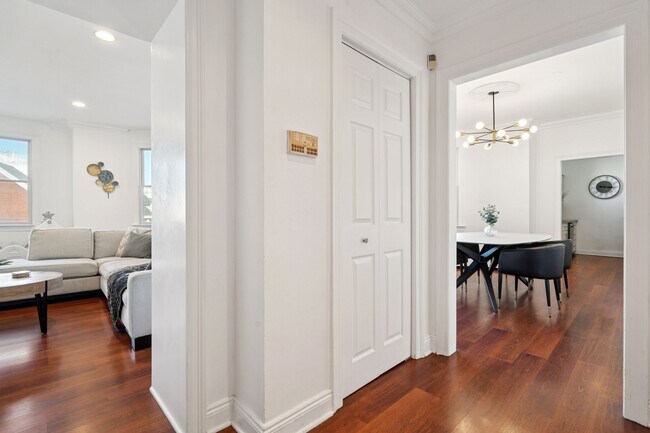 Building Photo - 205 Shearwater Ct W