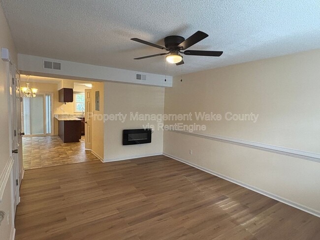 Building Photo - 1148 Nottingham Cir