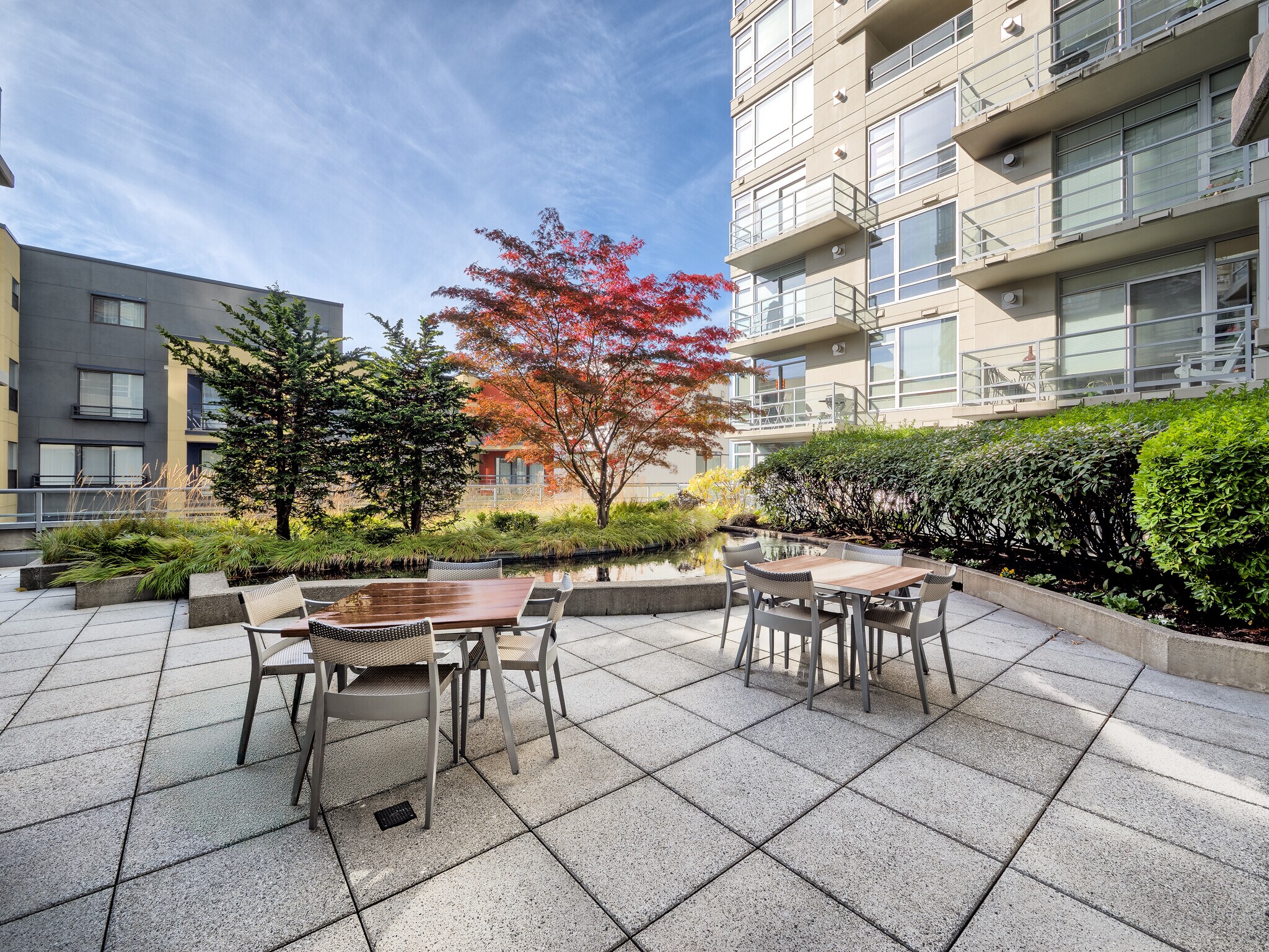 Spacious 2nd-floor garden terrace provides ample room for outdoor social events and BBQ - 2929 1st Ave