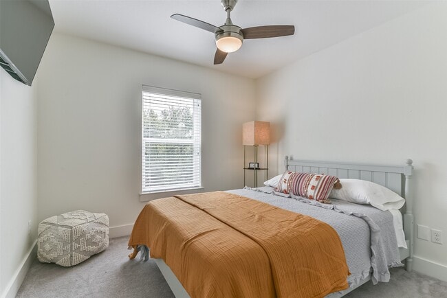 Building Photo - 1799 E Winn Ave