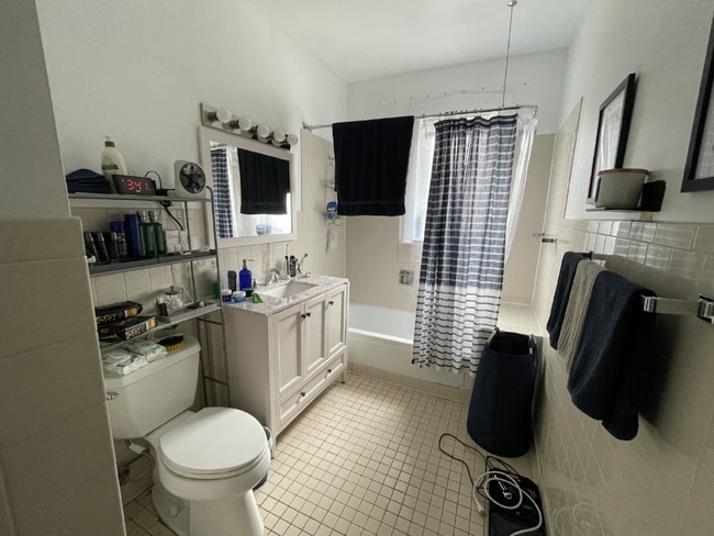 Building Photo - 4601 North Western-2