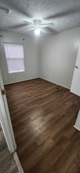 Building Photo - 120 Pecan St
