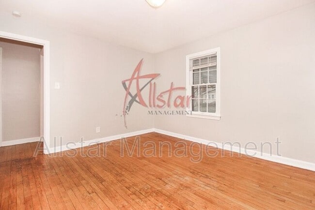 Building Photo - 3801 Woodridge Rd