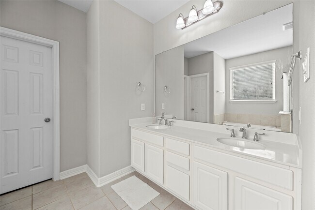 Building Photo - 9710 Messina Crest Ct