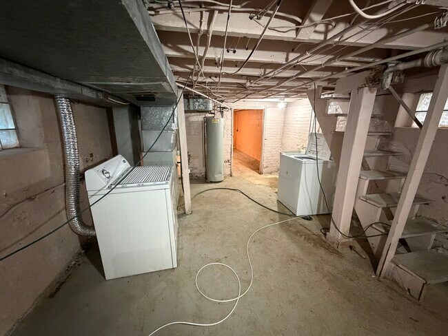 Building Photo - 5331 Arsenal St