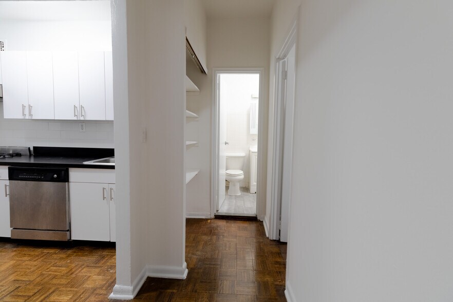 Building Photo - 328 E 30th St