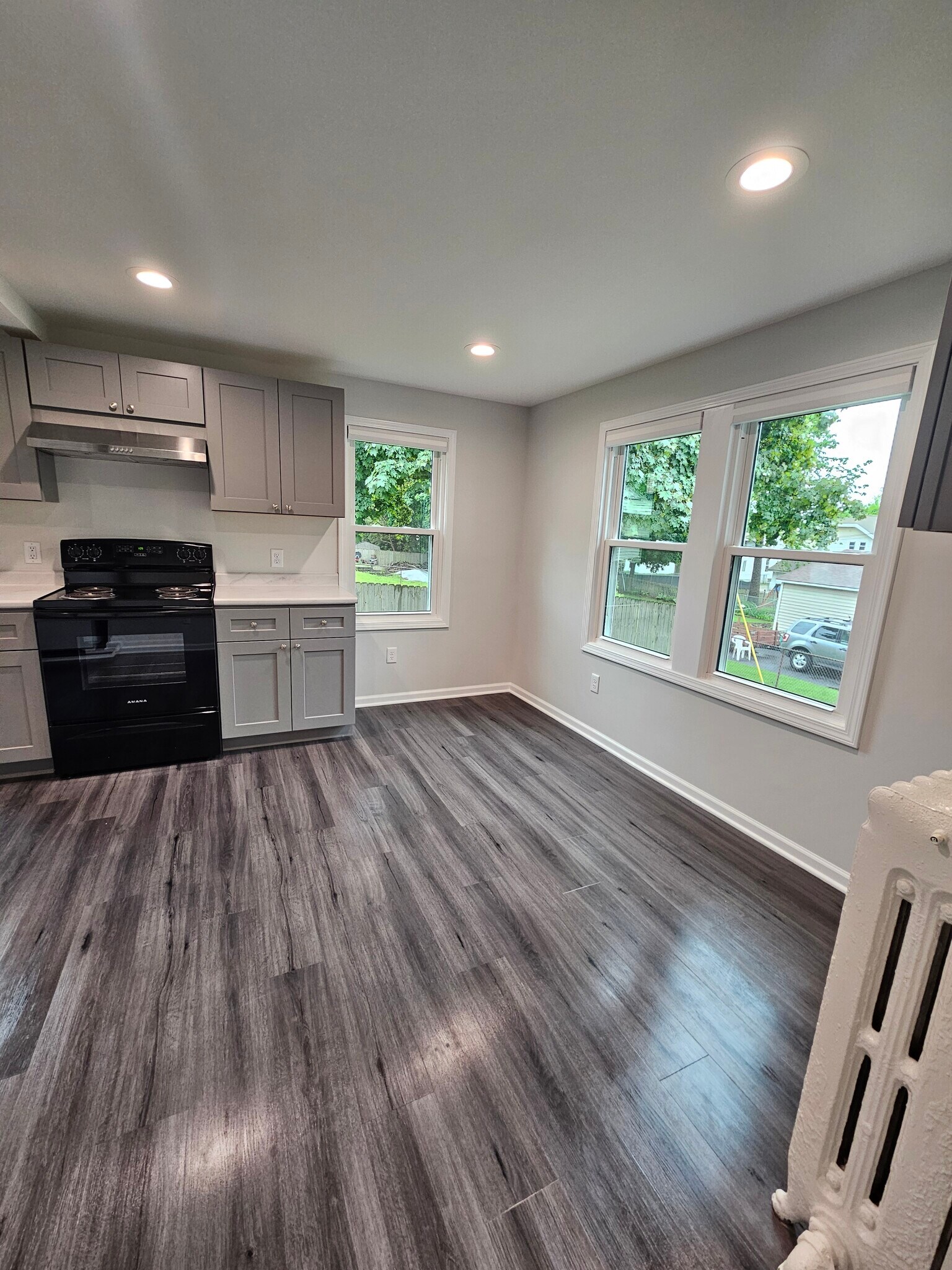 Kitchen - 919 Arcadian Ave