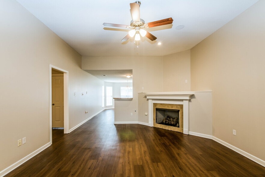 Building Photo - 5733 Fawn Dr