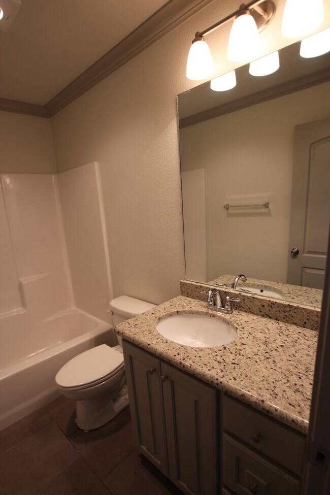 Building Photo - 6320 Villa Rosa Way
