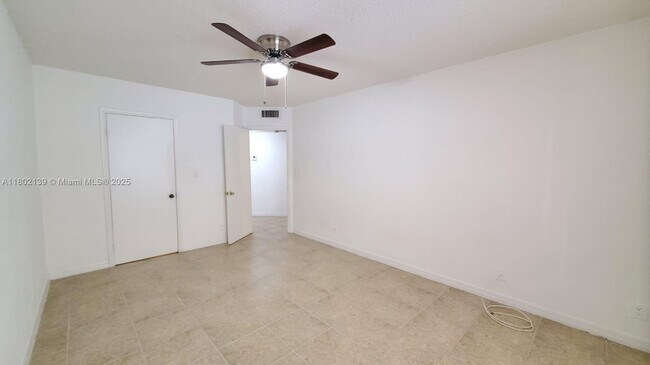 Building Photo - 8290 Lake Dr