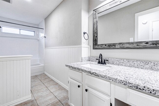 Building Photo - 6715 Liberty Valley Dr