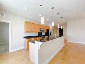 Building Photo - 444 N Central Ave