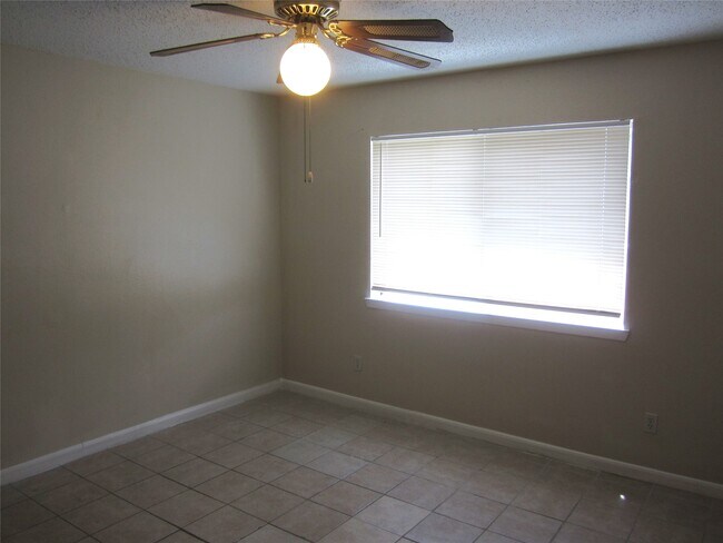 Building Photo - 17907 Fieldglen Dr