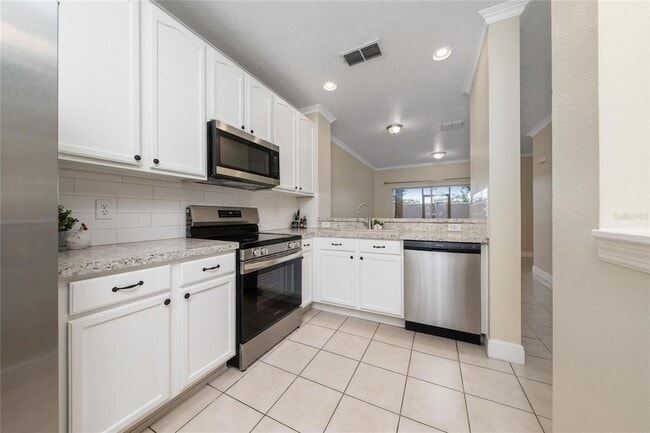 Building Photo - 10612 Savannah Wood Ct