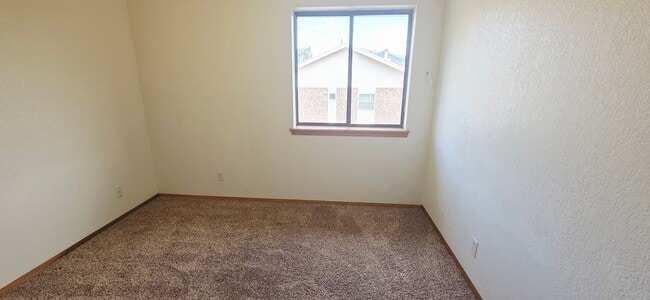 Building Photo - Charming 3 bedroom, 2.5 bath home in West El Paso!