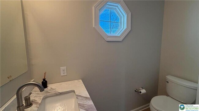 Building Photo - 639 Heather Ln