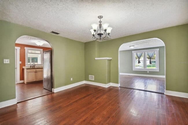 Building Photo - 1925 52nd St S