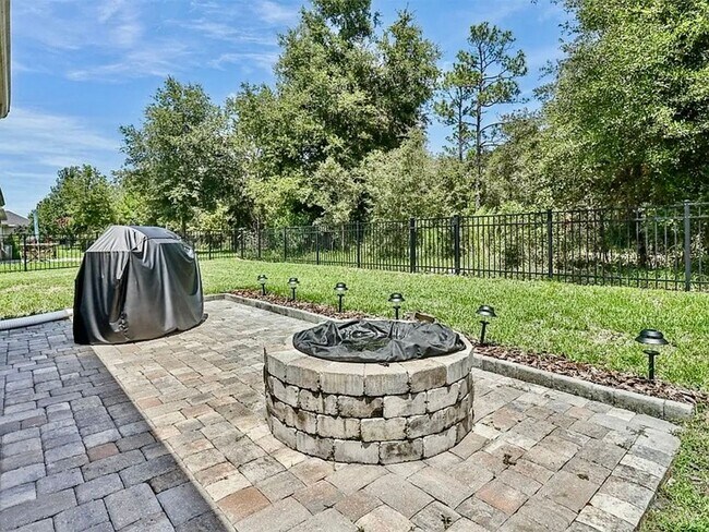 Building Photo - 85311 Champlain Dr