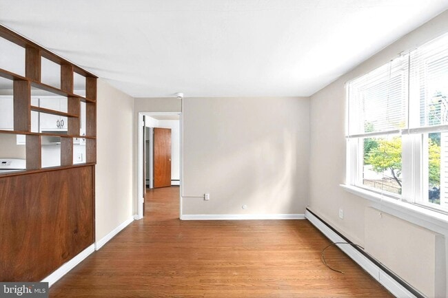 Building Photo - 514 Seville St