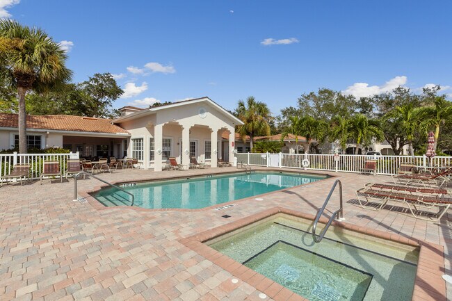 Building Photo - 4240 Central Sarasota Pky