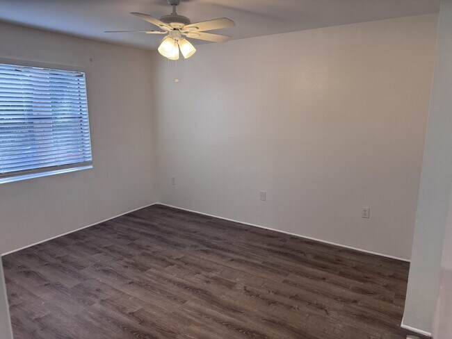 Building Photo - 3016 Parkway Blvd