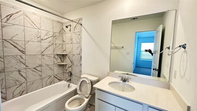 Building Photo - 113 Allegro Dr