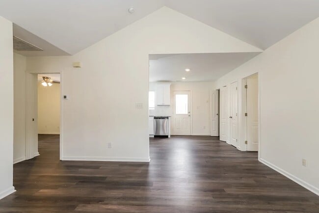 Building Photo - 297 Maynard S Dr