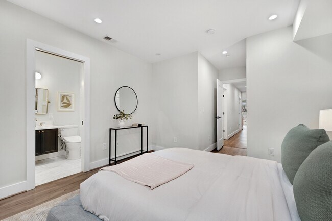 Building Photo - 1419 Upshur St NW