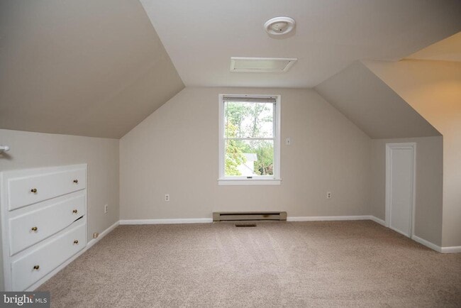 Building Photo - 839 Clifton Ave