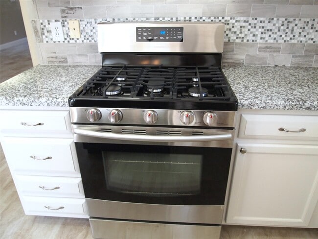 Building Photo - 20838 Kings Clover Ct