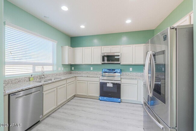 Building Photo - 4722 S 238th Ln